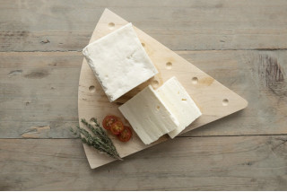 Ezine Az Tuzlu Yarım Yağlı İnek Peyniri