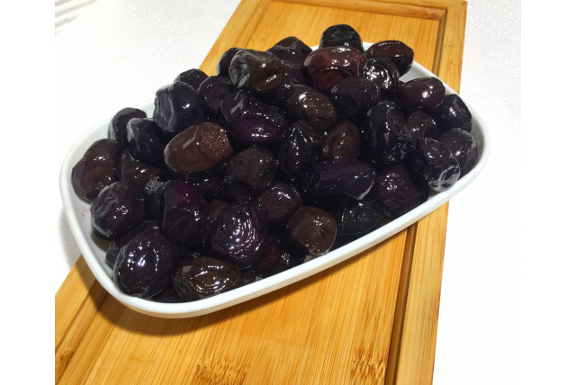 Siyah Gemlik İri Tuzsuz Zeytin